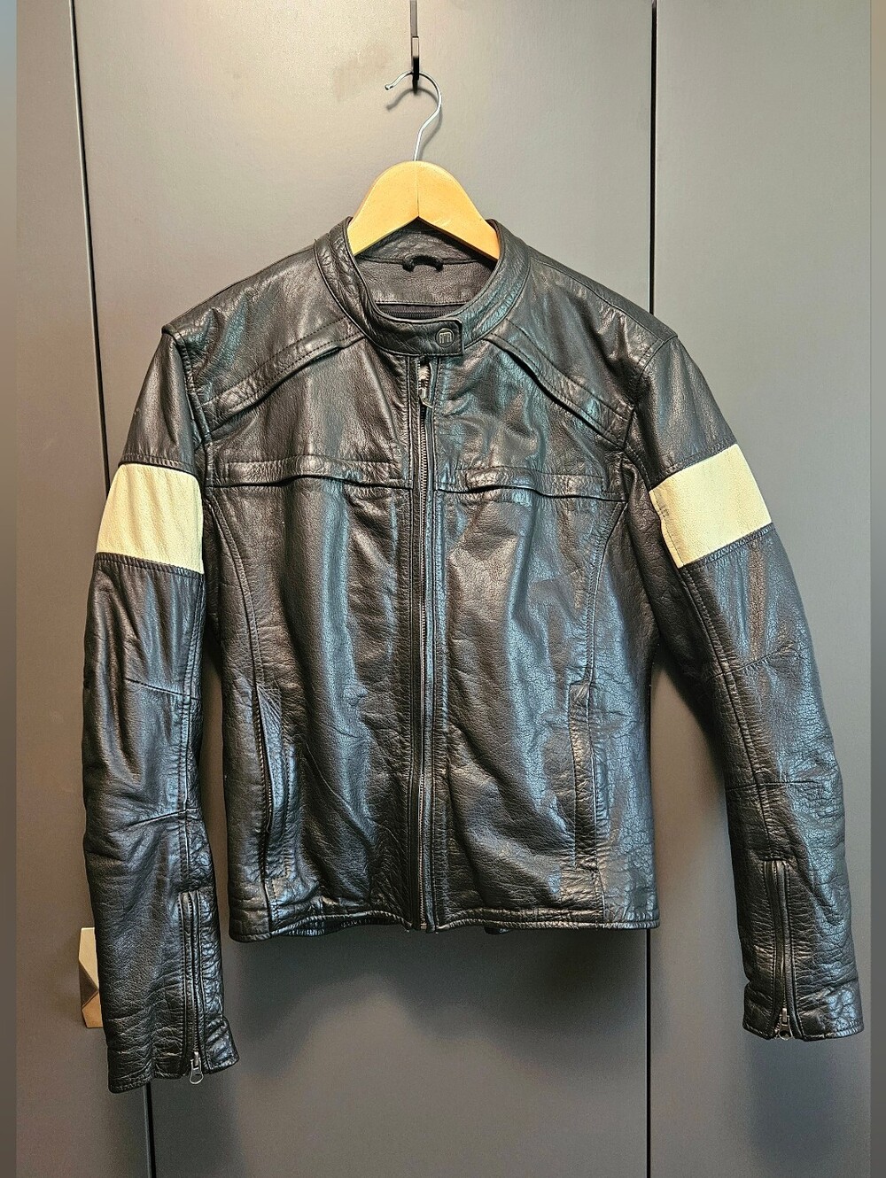 Women's Leather River Road motorcycle Jacket Black And Cream, Small